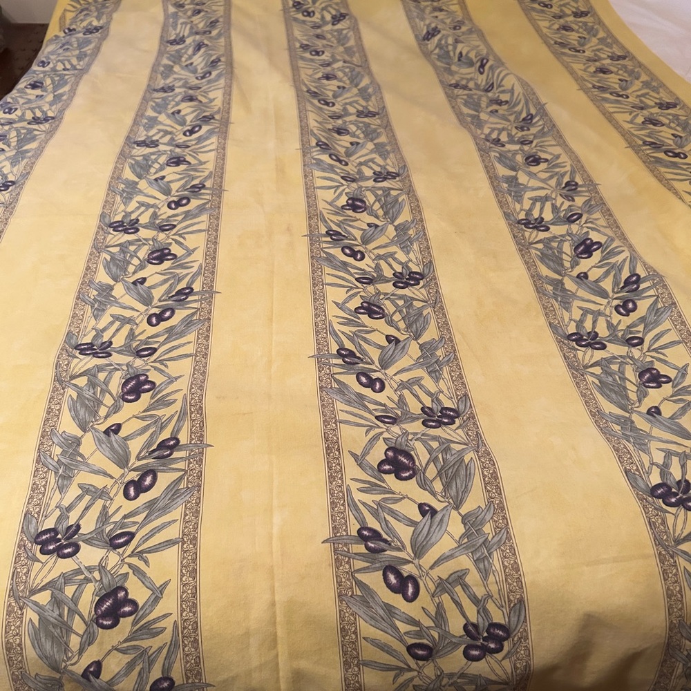 Large 114” x 56” Vent du Sud Made in France, cotton olive print tablecloth.